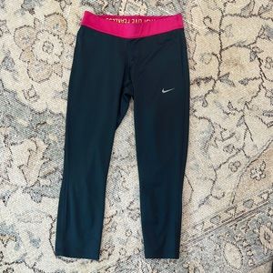 Nike Running Dk Grey Women’s Leggings from “RunFastLiveFearless” Collection.